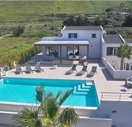 5 bedroom villa with infinity pool, Castellammare del Golfo, sleeps 9